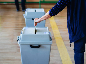 Politické preference: ANO ztrácí, SPOLU posiluje, STAN a SPD rostou